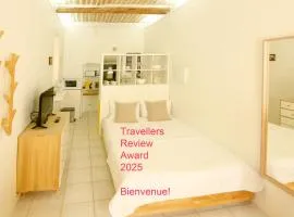 Clementine - Joli studio privé avec clim calme à 70 m du centre village de Lauris