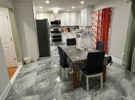 Entire Beautiful Home in Freeport, New York 11520, hotel v destinaci Freeport