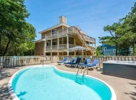 Stylish Home with Pool Hot Tub & Walk to Beach