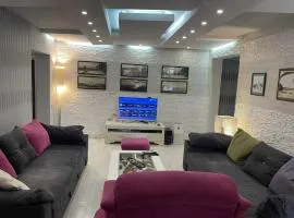 Apart 102