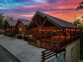 Indoor Pool - Epic Game Room - MiniGolf - 24 Guests - 8 Bedrooms