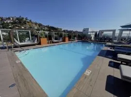 Modern Hollywood Apt Rooftop Pool & Skyline Views