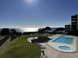 One bedroom with hotel amenities Nomad Dreams N5