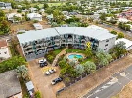 Yeppoon CBD furnished apartment with pool!