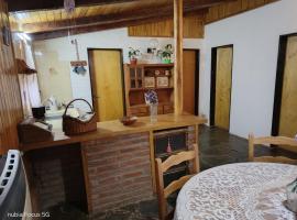 La cabaña de Moni, hotel em Dina Huapi