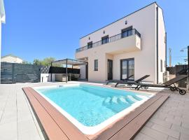 Villa Nino, hotelli Sukošanissa