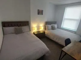 Florence 4 Bedroom house, sleeps 14