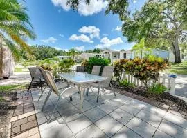 Resort Pool and Hot Tub Home 8 Mi to Dtwn Sarasota