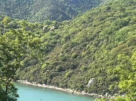 Smith's island Hut, chal&eacute; alpino em Hinase