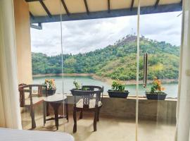 Blue Waters Edge - Kandy, hotel v destinaci Kande