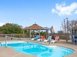 Scenic 5-Acre Retreat with Hot Tub Pool & Game Room