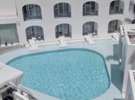 Roy Hotel-Yalong Bay Bohou Village，位于三亚的酒店