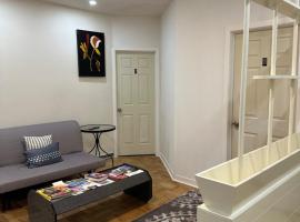 Montréal Downtown Private Rooms Across Polytechnique, hotel i Montreal