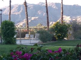 Spectacular View Just Steps to Pool and Jacuzzi at Sunrise Country Club, hotel in Rancho Mirage