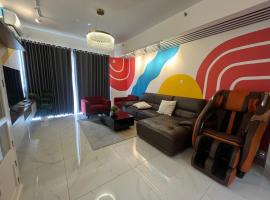 Apartemen SkyHouse 3 BR Bristol 6th Floor, ξενοδοχείο σε Samporo