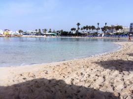 Christopher's Sandy Beach Suites, apart-hotel em Agia Napa