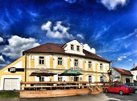 Hotel Pod Kokšínem, golf hotel in Spálené Poříčí