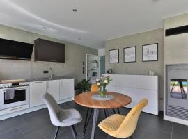 Modernes Studio-Apartment - Gartenblick, hotel com piscina em Gersthofen