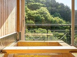 Miryang Ever Miracle Hotel, hotelli kohteessa Paegyŏn-dong