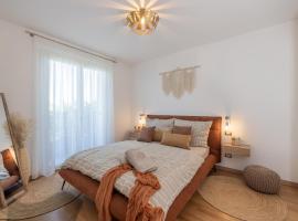 Lorry Living SOLUNA, Hotel in Cavalcaselle