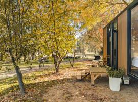 Tea Garden Creek Farm Retreat by Tiny Away, glamping site in Milawa