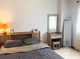 Quiet Budget Room