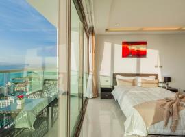Wongamat Tower by Pattaya Sunny Rentals, hotel with parking in Pattaya North
