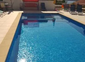 Beachfront Villa Pinky-Superior heated pool and jakuzzi