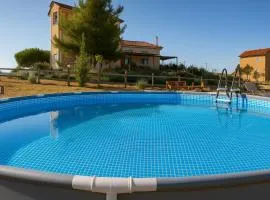 EuZoea Country Home