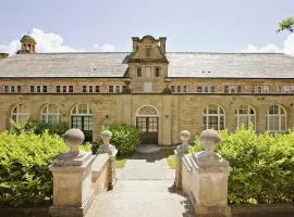 2 The Courtyard