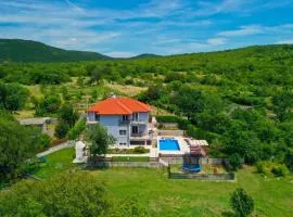 Villa Ruza - Omis by Villas Guide