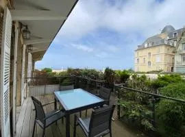 House with sea view in the Hypercentre