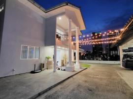 Luxury Tropical Bungalow in Damansara Golden Core, μπανγκαλόου στην Κουάλα Λουμπούρ