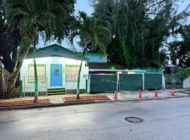 OQP Vacations, hostel em Miami