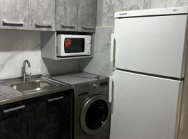 Апартаменти Комфорт біля Автовокзалу, chỗ nghỉ tự nấu nướng ở Rivne