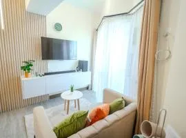 Cozy 1BR with 3 Balconies across Roxas Night Market