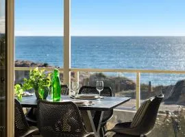 Pet-friendly Beachfront Family Retreat