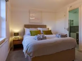 Spacious 3BR, 3BA, Parking Wi-Fi Banbury