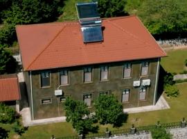 Peaceful Getaway Villa in Arsin โรงแรมในอาร์ซิน