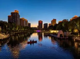 Chinese Culture Boutique Hotel TangFu, Liangma Riverside, Near Sanlitun & Embassy Area, Metro Access, 20min to Wangfujing, Forbidden City & Tian'anmen Square, Airport & the Great Wall Travel Assistance