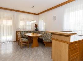 Ferienwohnung in Grafenstein, hotel v destinaci Grafenstein