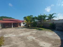 Casa, Espaço amplo Natureza & Praia, hotel i Itanhaém