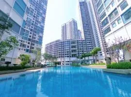 2-9pax FAMILY SUITE, i-CITY, Shah Alam, Beside Theme Park, WIFI 50-55"TV