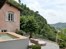 Villa Mia Lucca - Modern Comfort in the Tuscan Hills