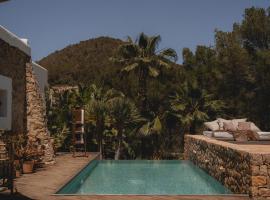 Newly renovated 4BR Ibiza Finca, hotel in Ibiza