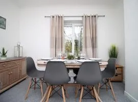 Parkview - Spacious 3 Bed - Parking - WIFI