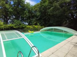 Gîte Lou Mas dals plats, hotel in Gelle