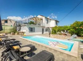 Holiday home Dioniza by Villsy