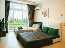 Cozy City, Large studio stay for couple or family , Riverine Diamond