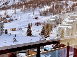 Ski-In Ski-Out Cozy Cabin 1 min lift 5 min village center Perfect Val-d'Is&egrave;re base, H&uuml;tte in Val-d&rsquo;Is&egrave;re
